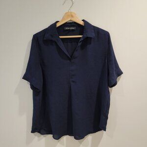 Jasmine & Juliana Flowy Short-sleeved Button Down in Navy, Size Medium